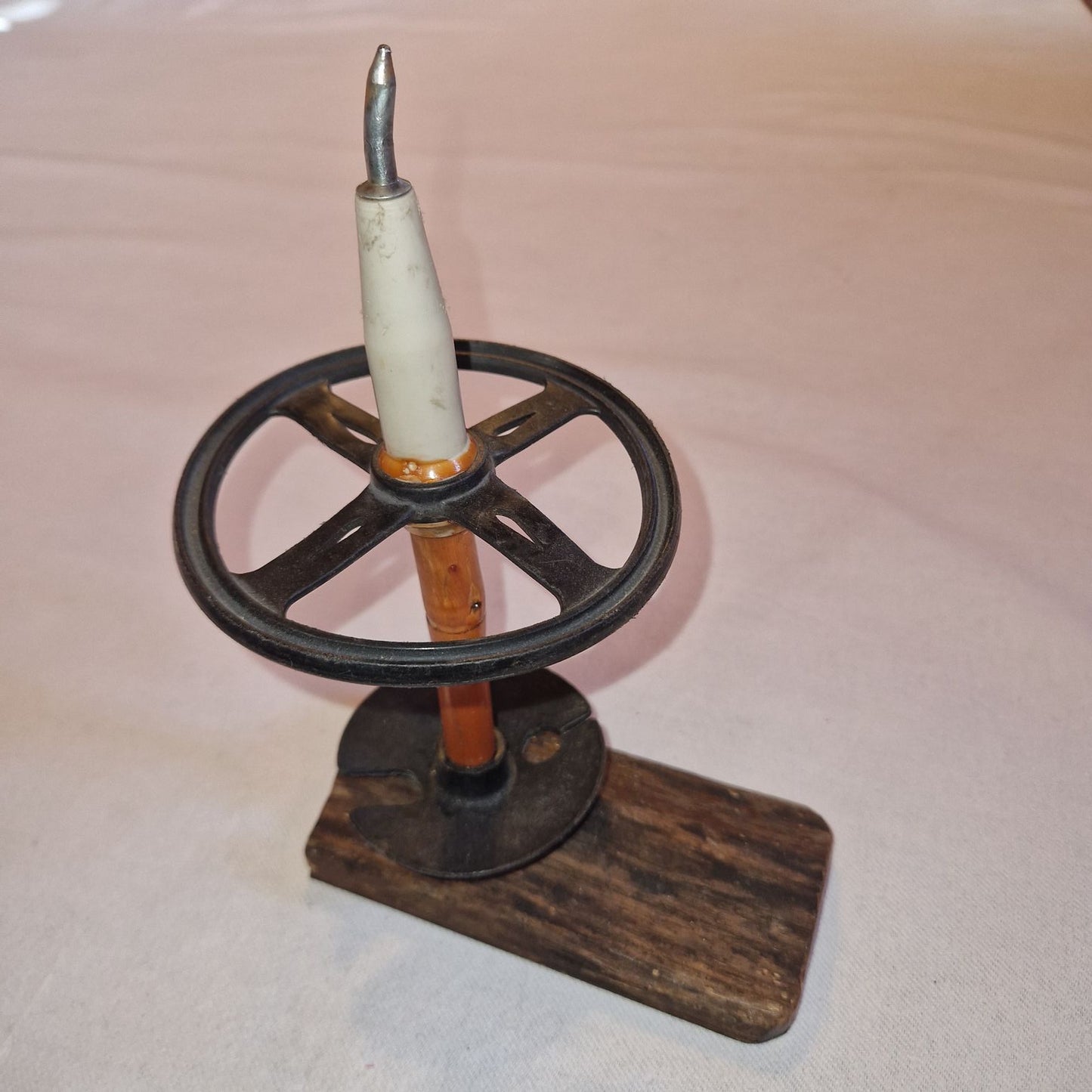 Stifte- oder Zahnbürstlhalter Modell KJETIL