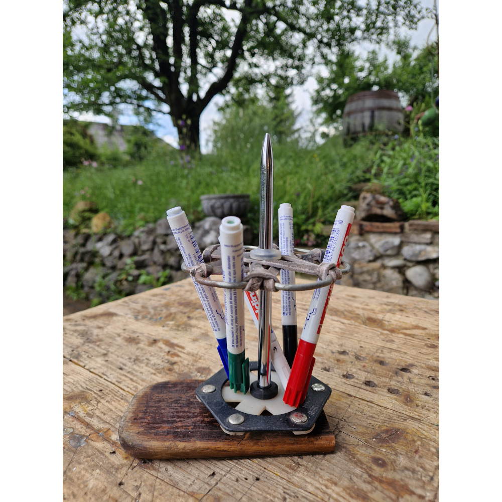 Stifte- oder Zahnbürstlhalter Modell KJETIL