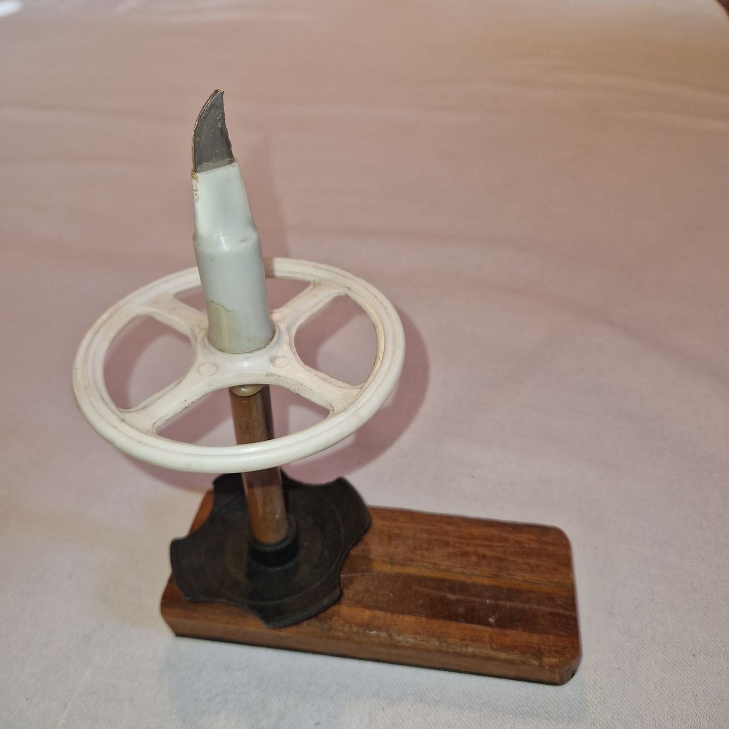 Stifte- oder Zahnbürstlhalter Modell KJETIL