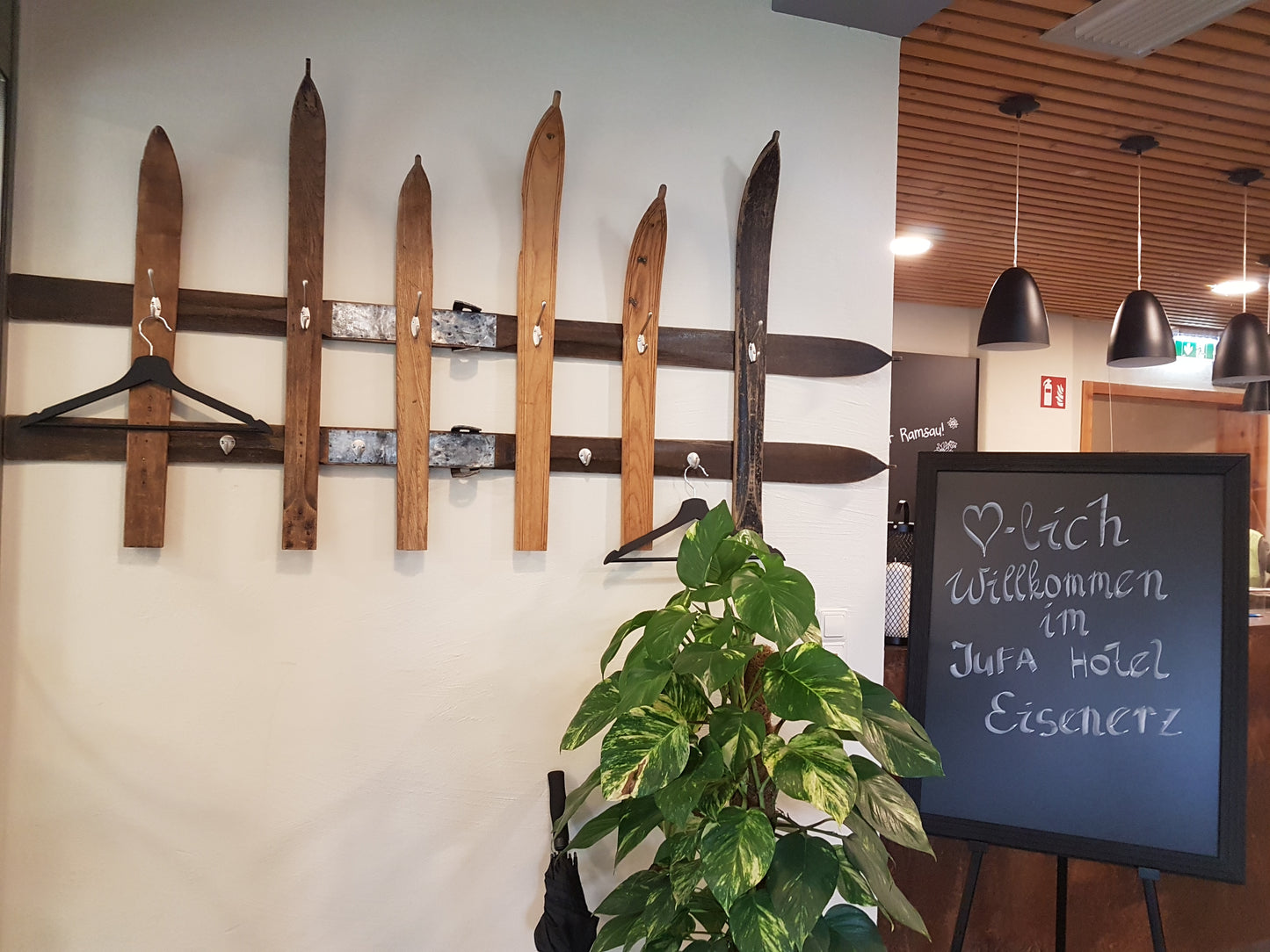 Wandgarderobe Modell DIDIER